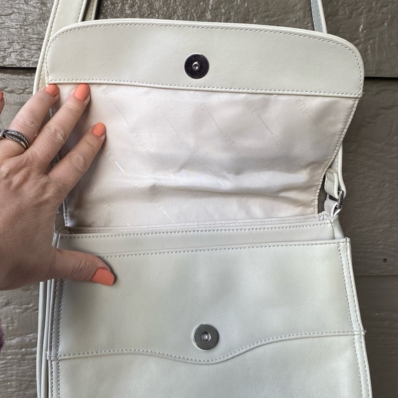 Aurielle Beige Leather Multi-Compartment Purse - Picture 9 of 16